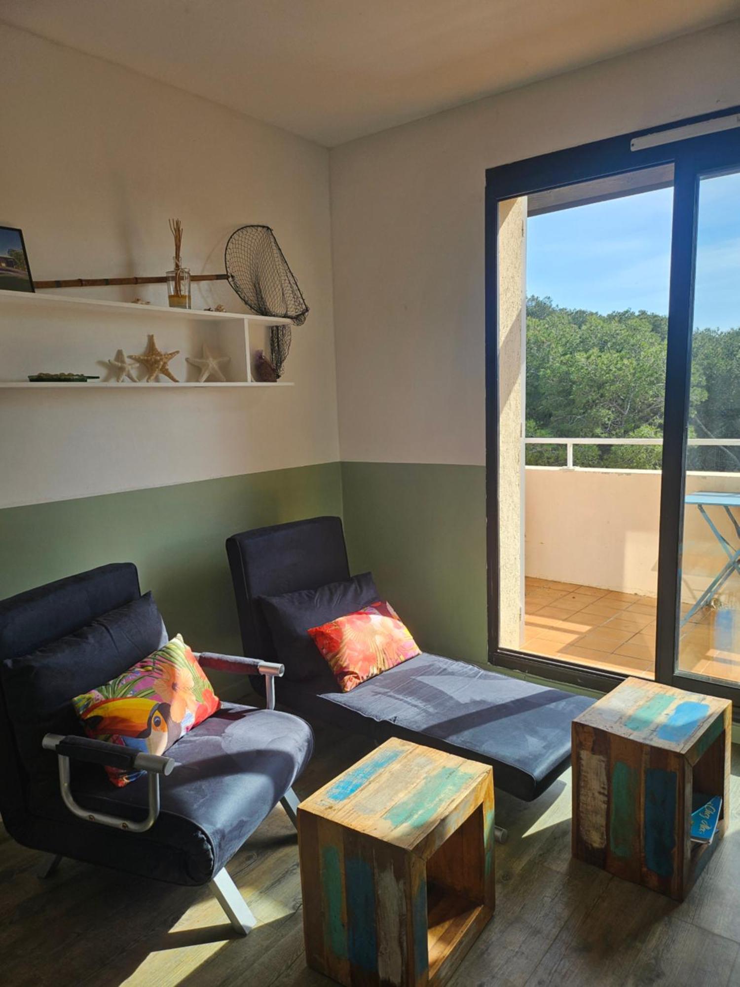 T2 climatisé domaine de la Coudoulière devant la plage, terrasse vue mer au milieu de la pinède au calme sans vis à vis dernier étage Six-Fours-les-Plages Quarto foto